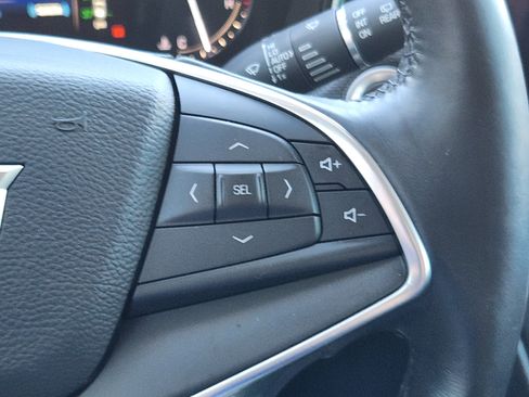 Used 2017 Cadillac XT5 Luxury w/ Driver Awareness Package image 33