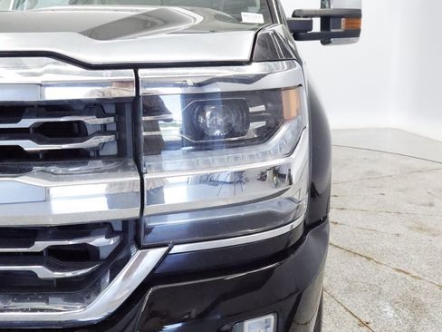 Used 2020 Chevrolet Silverado 1500 LT Trail Boss AWD/4WD image 14