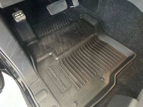 Used 2023 Nissan Frontier SV w/ Midnight Edition Package RWD image 28