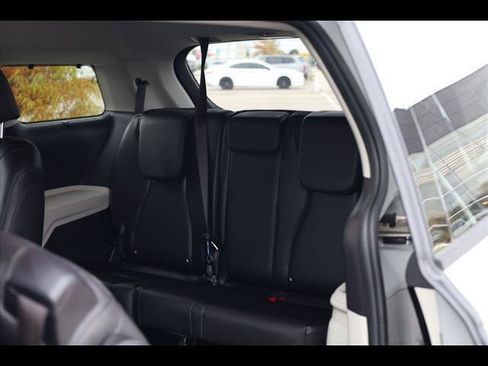 Used 2024 Kia Carnival SX image 27