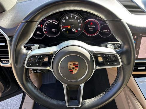 Certified 2022 Porsche Cayenne Platinum Edition image 27