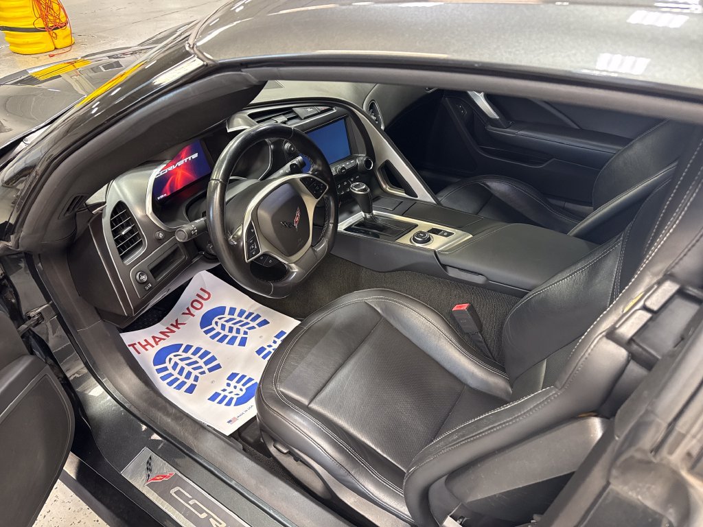 Used 2019 Chevrolet Corvette Stingray Coupe w/ 1LT RWD image 2