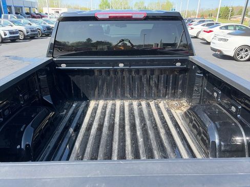 Used 2023 Chevrolet Silverado 1500 LT AWD/4WD image 5