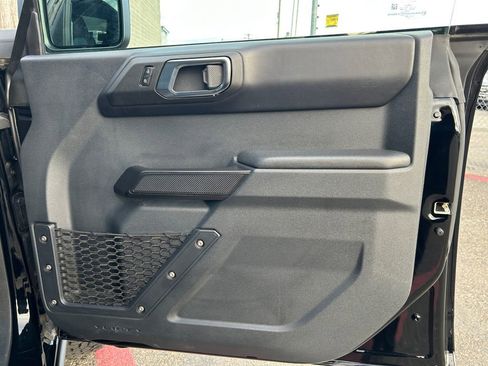 Used 2025 Ford Bronco Badlands image 25