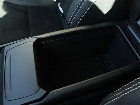 Used 2021 Volvo XC40 P8 Recharge w/ Advanced Package image 25