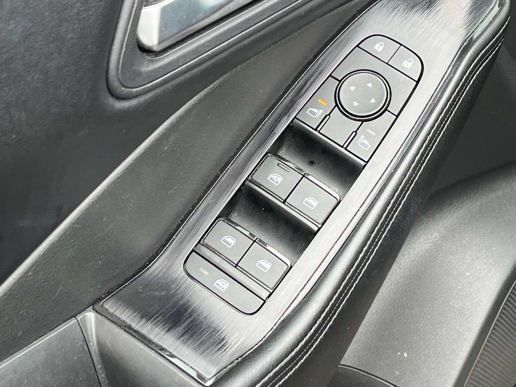 Used 2025 Nissan Rogue SV AWD/4WD image 26