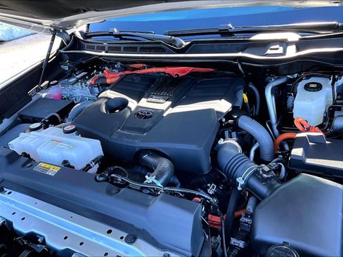 Used 2025 Toyota Sequoia Platinum image 36