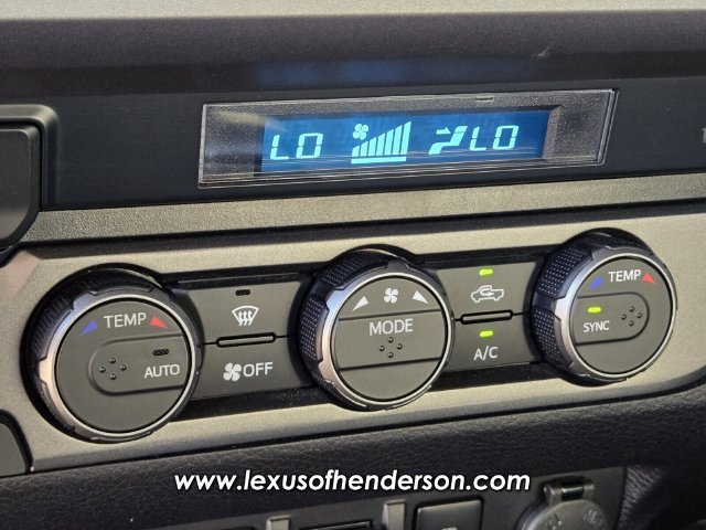 Used 2022 Toyota Tacoma TRD Off-Road AWD/4WD image 28