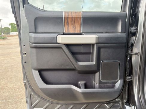 Used 2018 Ford F150 Lariat image 19