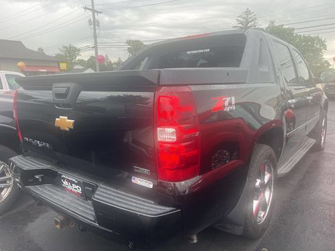 Used 2012 Chevrolet Avalanche LTZ image 5