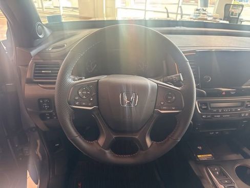 Used 2025 Honda Passport TrailSport image 13