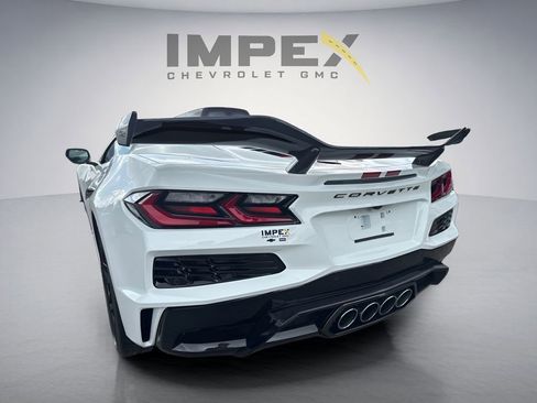 Used 2024 Chevrolet Corvette Z06 w/ Z07 Performance Package RWD image 5