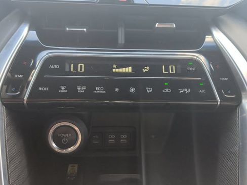 Used 2023 Toyota Venza XLE AWD/4WD image 22