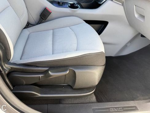 Certified 2022 GMC Terrain SLE image 11