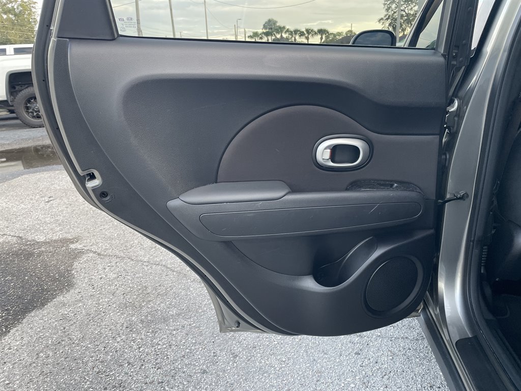 Used 2016 Kia Soul FWD image 36