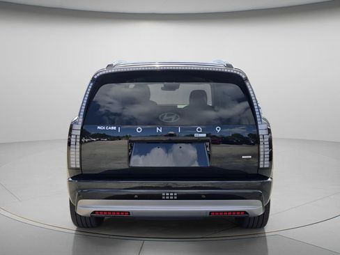 New 2026 Hyundai Ioniq 9 Limited AWD/4WD image 4