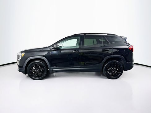 Used 2022 GMC Terrain SLT w/ Elevation Edition image 4