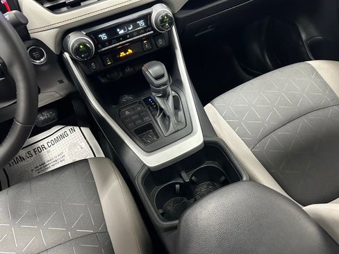 Used 2025 Toyota RAV4 XLE image 37