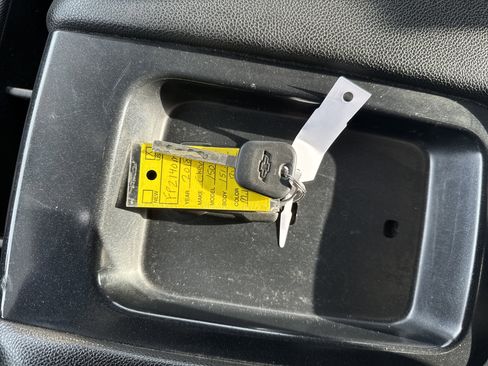 Used 2018 Chevrolet Silverado 1500 LT w/ Redline Edition image 28