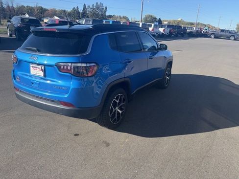 Used 2024 Jeep Compass Limited image 6