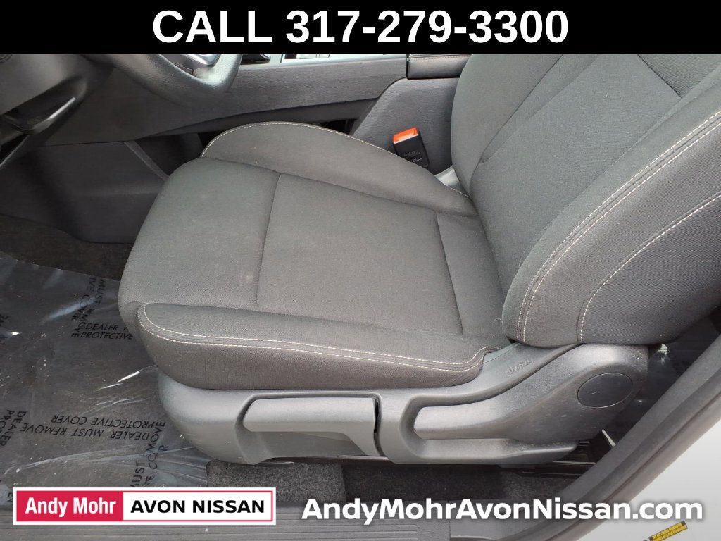 Used 2023 Nissan Rogue S AWD/4WD image 18