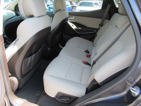 Used 2017 Hyundai Santa Fe Sport image 29