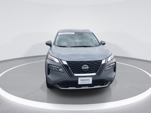 Used 2023 Nissan Rogue SL w/ SL Premium Package image 3