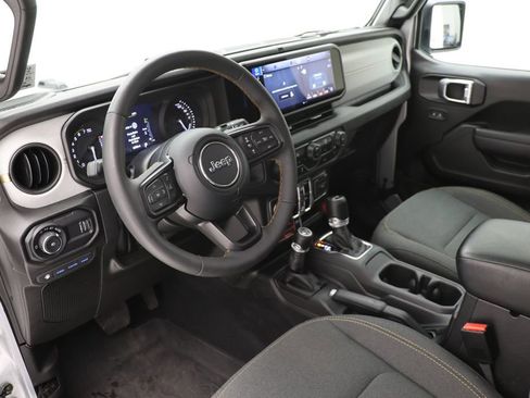 Used 2024 Jeep Wrangler Unlimited AWD/4WD image 14