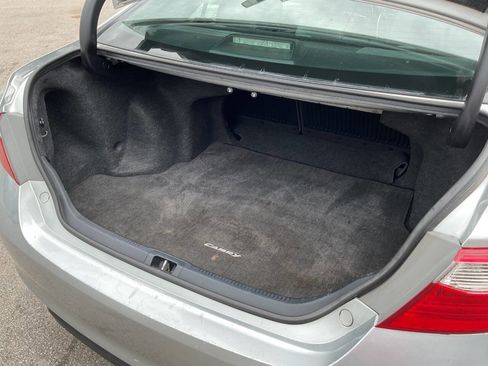 Used 2015 Toyota Camry SE FWD image 32