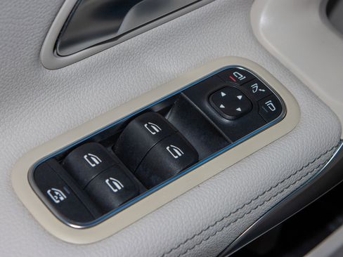 Used 2022 Mercedes-Benz A 220 image 25