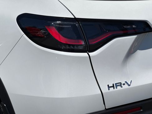 Used 2025 Honda HR-V Sport image 29