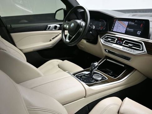 Used 2019 BMW X5 xDrive40i w/ Convenience Package AWD/4WD image 14