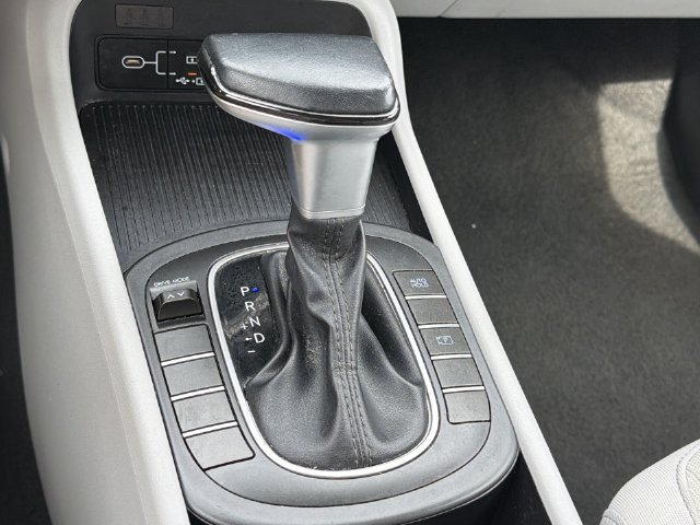 Certified 2025 Hyundai Kona SEL FWD image 22