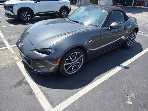 Used 2021 MAZDA MX-5 Miata Grand Touring RWD image 3