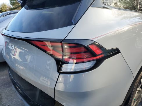 Used 2023 Kia Sportage SX image 7