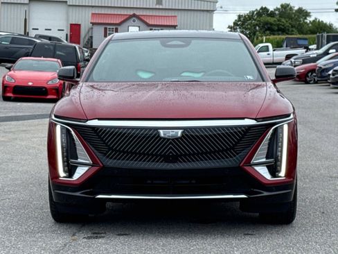 Used 2024 Cadillac Lyriq Luxury w/ LPO, Floor Liner Package image 28