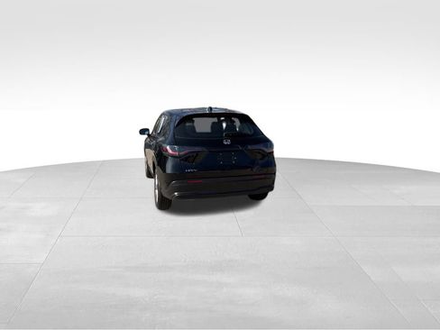 Used 2023 Honda HR-V LX image 7