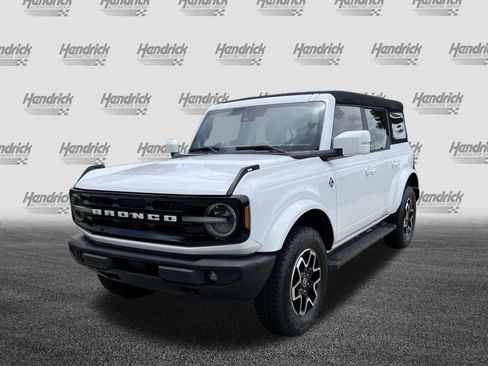 Used 2024 Ford Bronco Outer Banks AWD/4WD image 6
