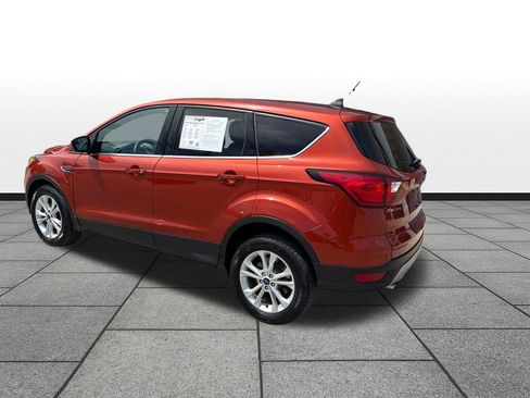 Used 2019 Ford Escape SE FWD image 3