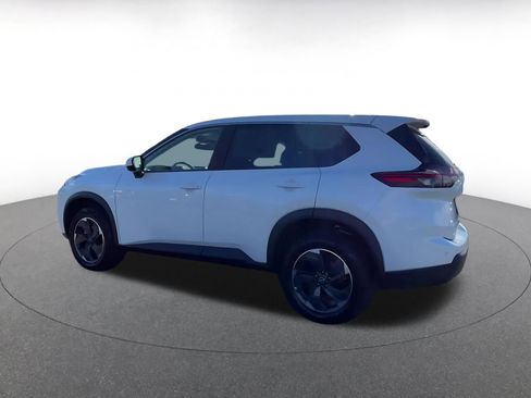 Used 2025 Nissan Rogue SV image 10