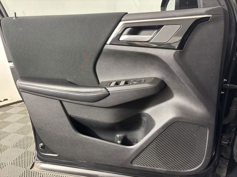 Used 2022 Mitsubishi Outlander ES image 19