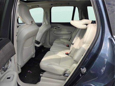 Used 2022 Volvo XC90 T6 Inscription w/ Lounge Package AWD/4WD image 12