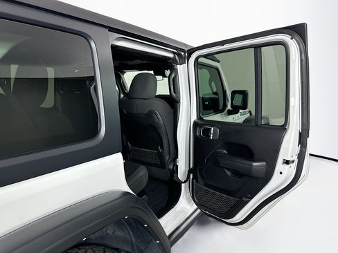 Used 2024 Jeep Wrangler Unlimited Rubicon 4xe AWD/4WD image 27