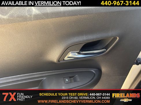 Certified 2022 Chevrolet Trax LT w/ LT Convenience Package image 35