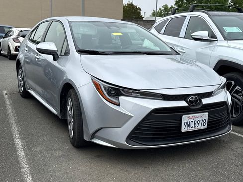 Used 2026 Toyota Corolla LE FWD image 2