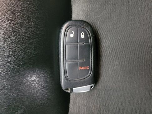 Used 2019 Jeep Cherokee Latitude Plus image 32