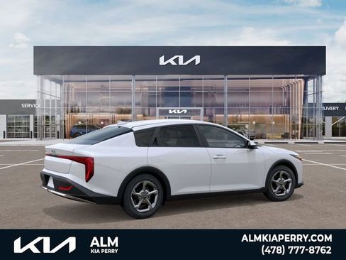 New 2026 Kia K4 LXS image 6