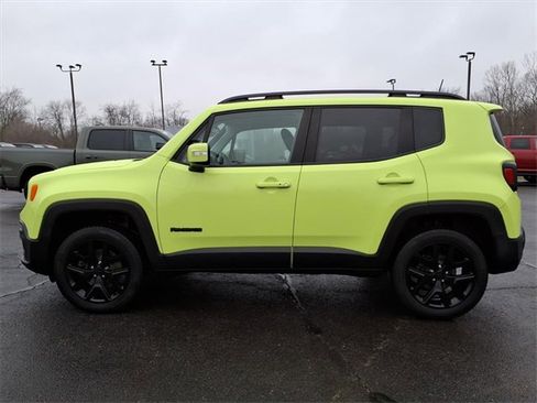 Used 2018 Jeep Renegade Altitude image 4