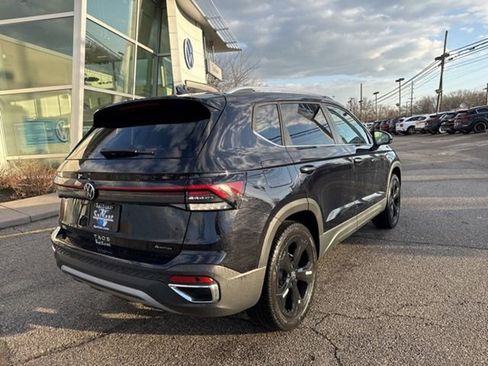 New 2025 Volkswagen Taos SEL image 5
