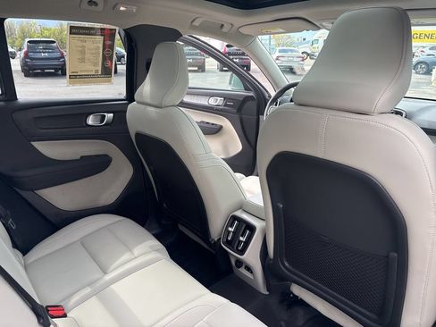 Certified 2024 Volvo XC40 B5 Plus w/ Climate Package AWD/4WD image 47